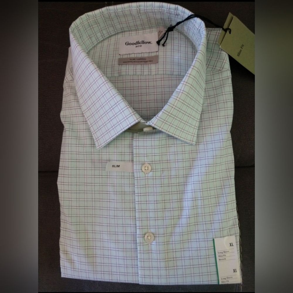 New mens Button up Shirt
